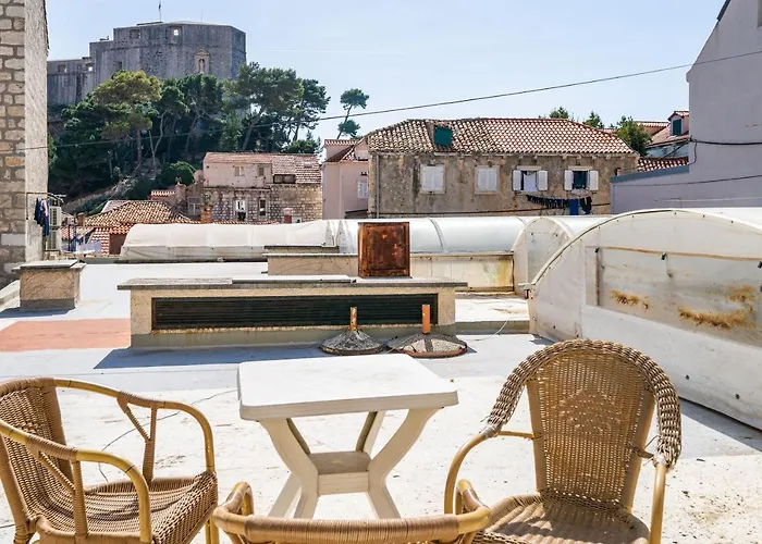 Deluxe Rooms With A Terrace View At Old City Gate
